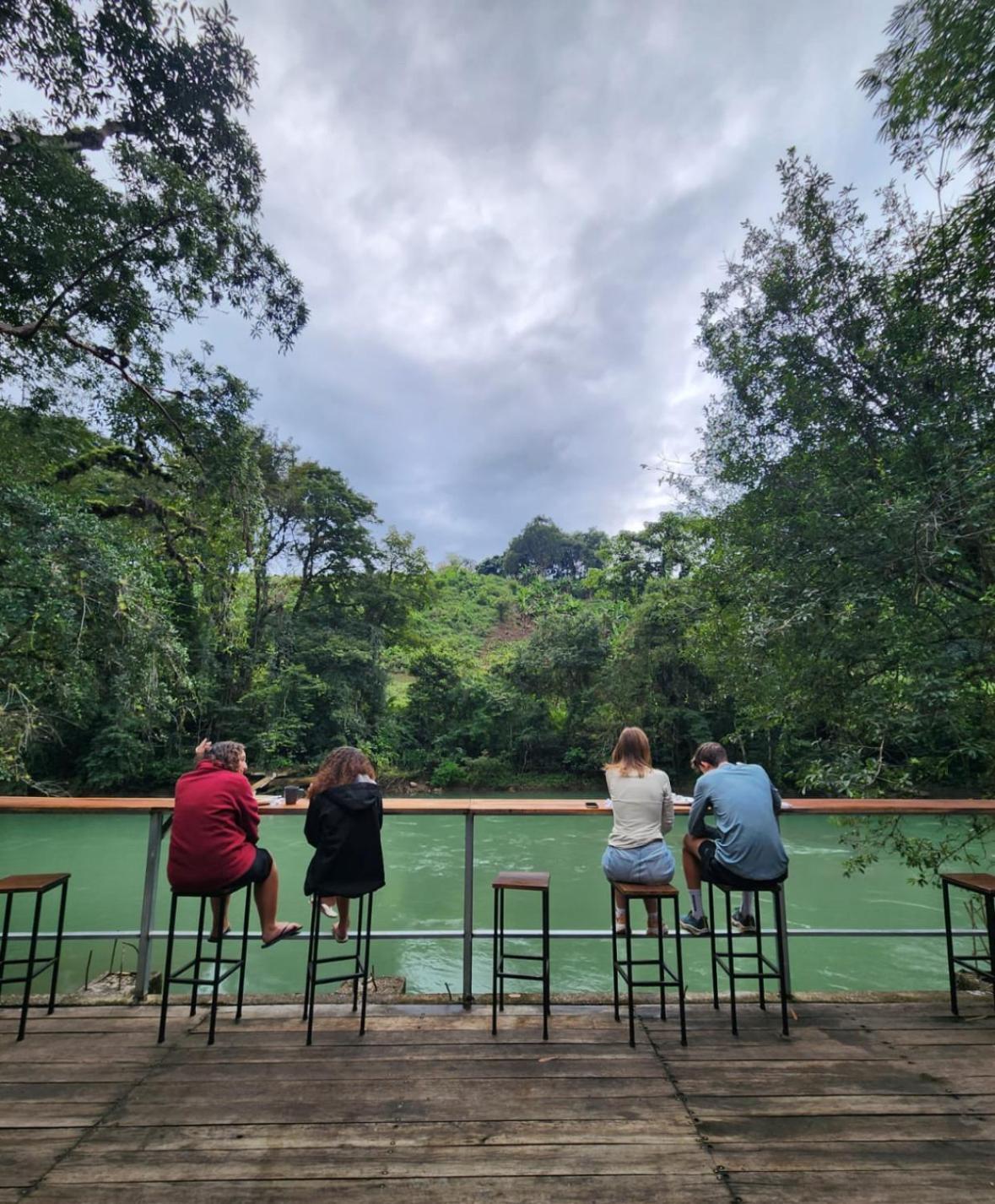 Pachamaya River Hostel Lanquín Екстериор снимка